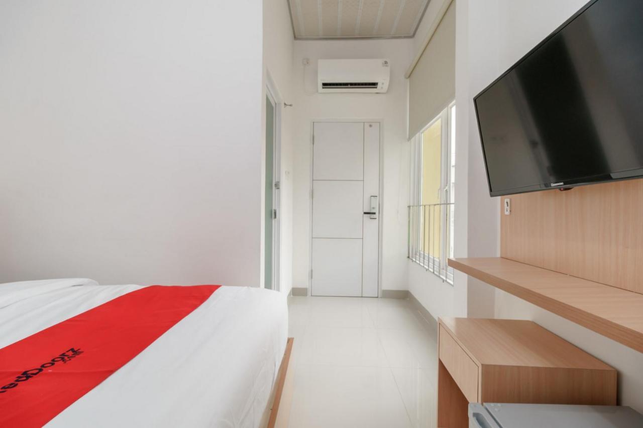 Reddoorz Plus Near Rs Rk Charitas 2 Palembang Extérieur photo