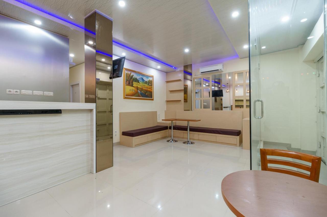 Reddoorz Plus Near Rs Rk Charitas 2 Palembang Extérieur photo