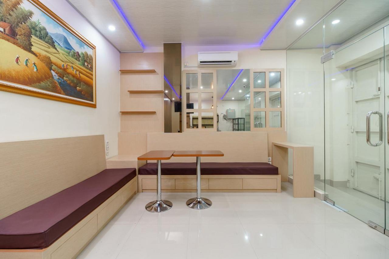 Reddoorz Plus Near Rs Rk Charitas 2 Palembang Extérieur photo
